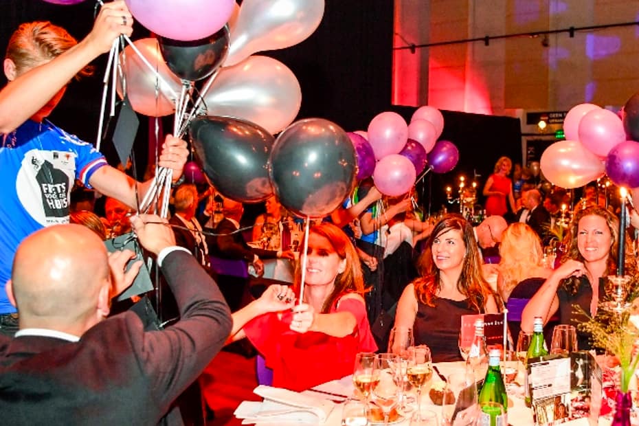 150 leerlingen van het Vincent van Gogh zetten zich in voor het benefietgala - cropped
